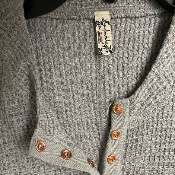 Free People Top Women Sz M One of the Girls Henley Waffle Knit Shirt Gray - Picture 4 of 15